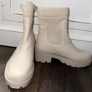 Vintage Havana Omaha Boot - Cream Size 7 New with tag